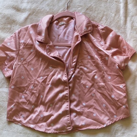 Adorable polka dot pink pj collared top w. Pocket - Picture 1 of 1